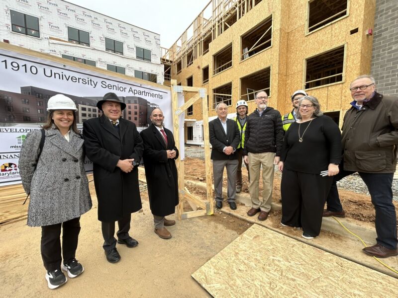 Image for the Tweet beginning: Signing the beam and celebrating