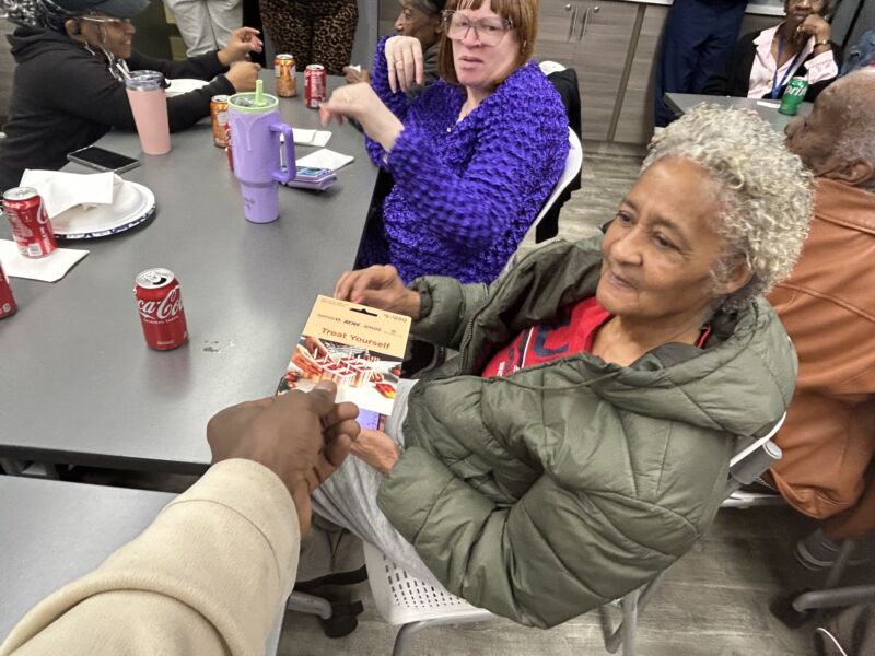 Image for the Tweet beginning: Last week there was a