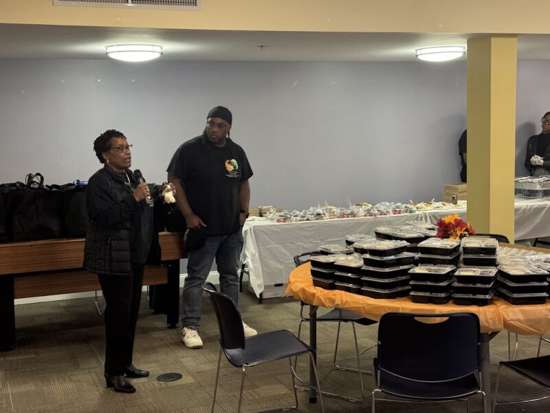 Image for the Tweet beginning: Scenes from the Thanksgiving party