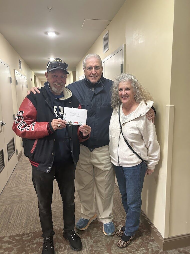 Image for the Tweet beginning: The holiday season started early