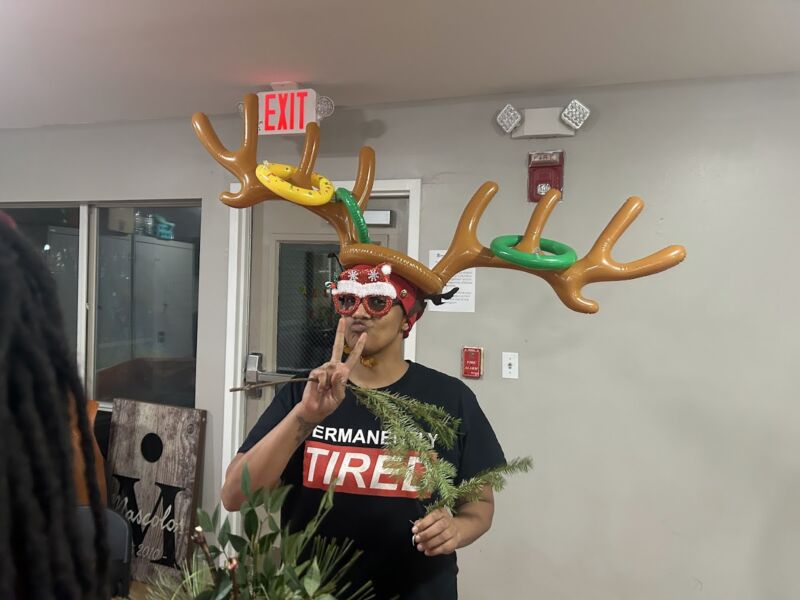 Image for the Tweet beginning: The holiday cheer made it