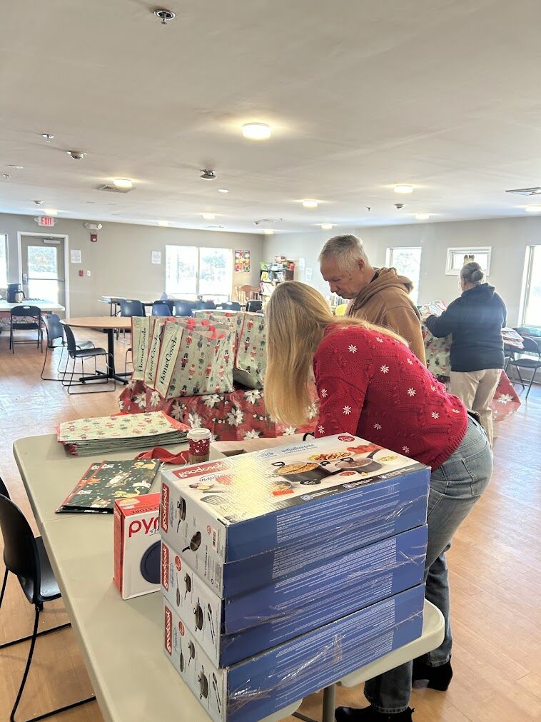 Image for the Tweet beginning: The holiday cheer was everywhere